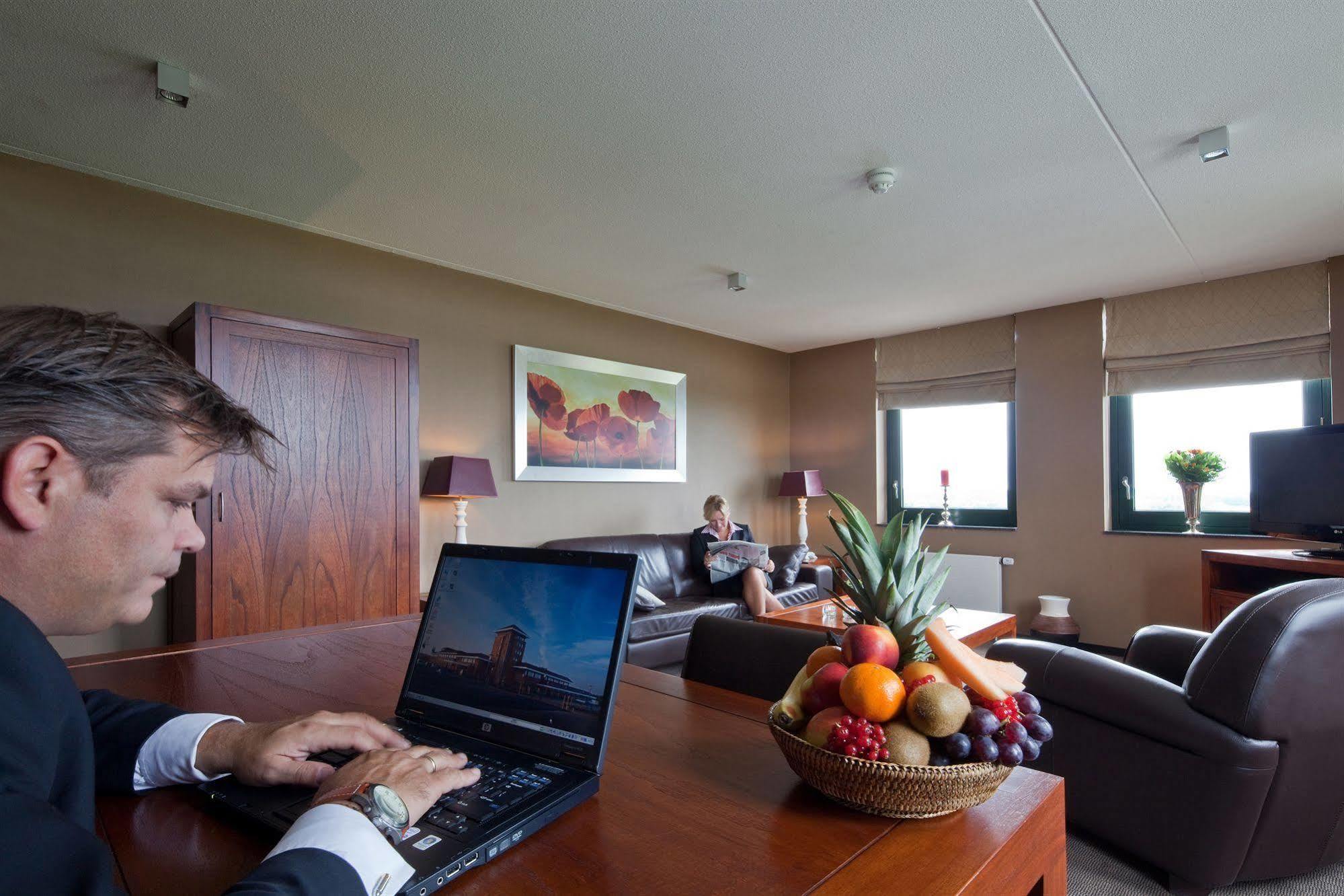 Hotel Van Der Valk Wolvega-Heerenveen Extérieur photo